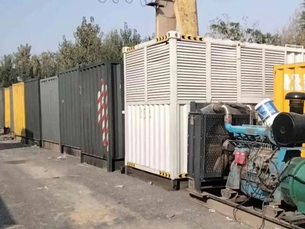 北塔200KW柴油发电机机组每小时油耗是多少？